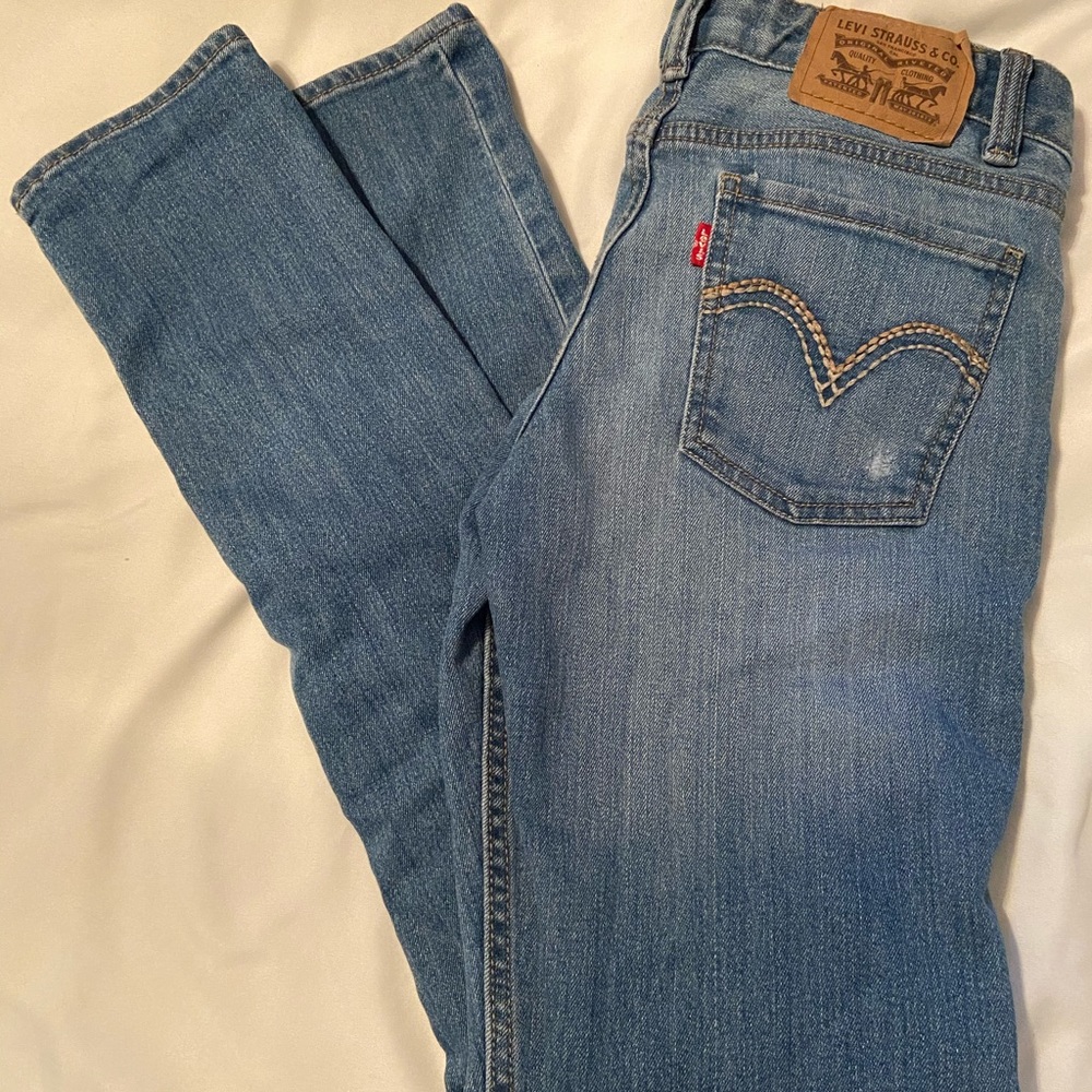 Levi’s skinny jeans with lace patched holes!!😍